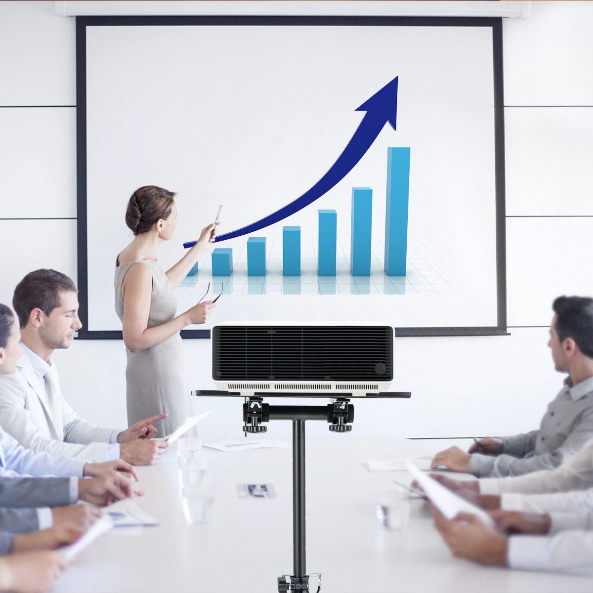 Trépied Pour Projecteur À Hauteur Réglable 70-118,5CM Support Videoprojecteur Pour Projecteur D'Ordinateur Portable Convient Aux Bureau Maison